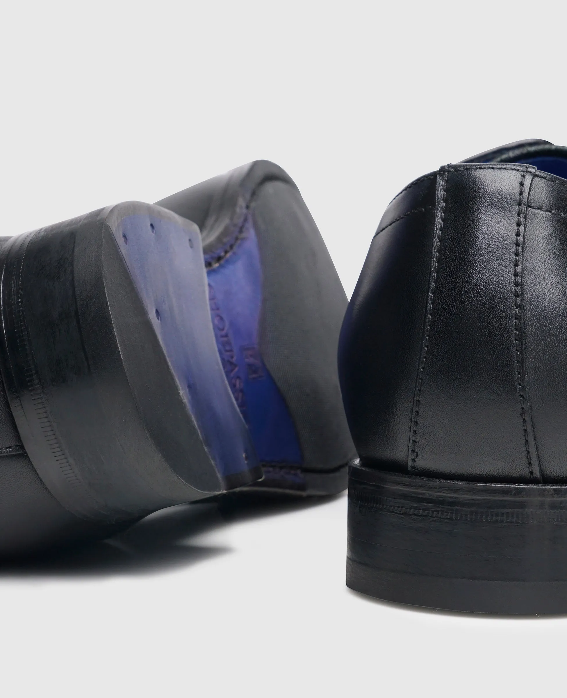 No. 5607 BL - Black