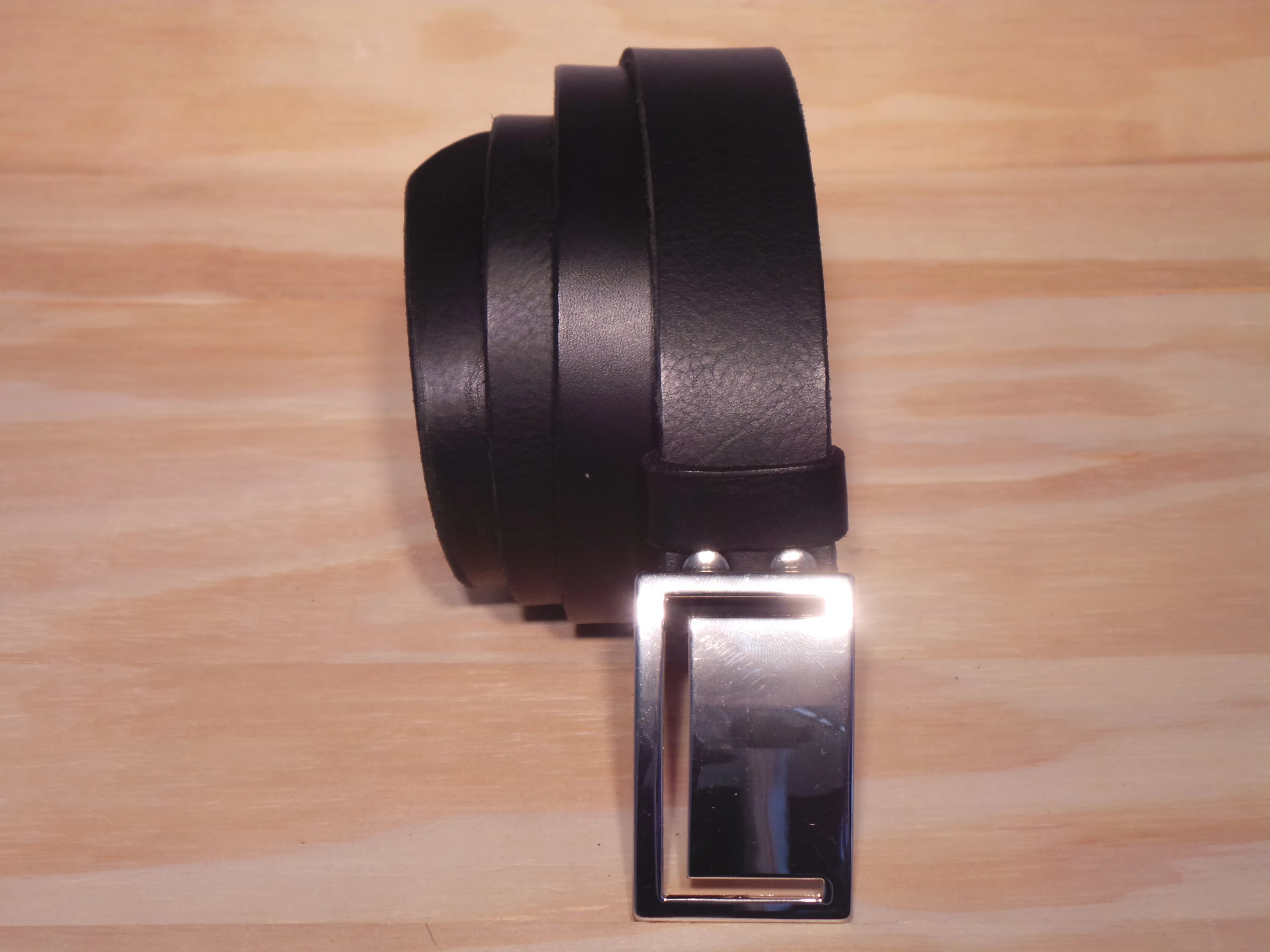 Polished Silver Cut Rectangle 1 3/8 Inch Leather Belt