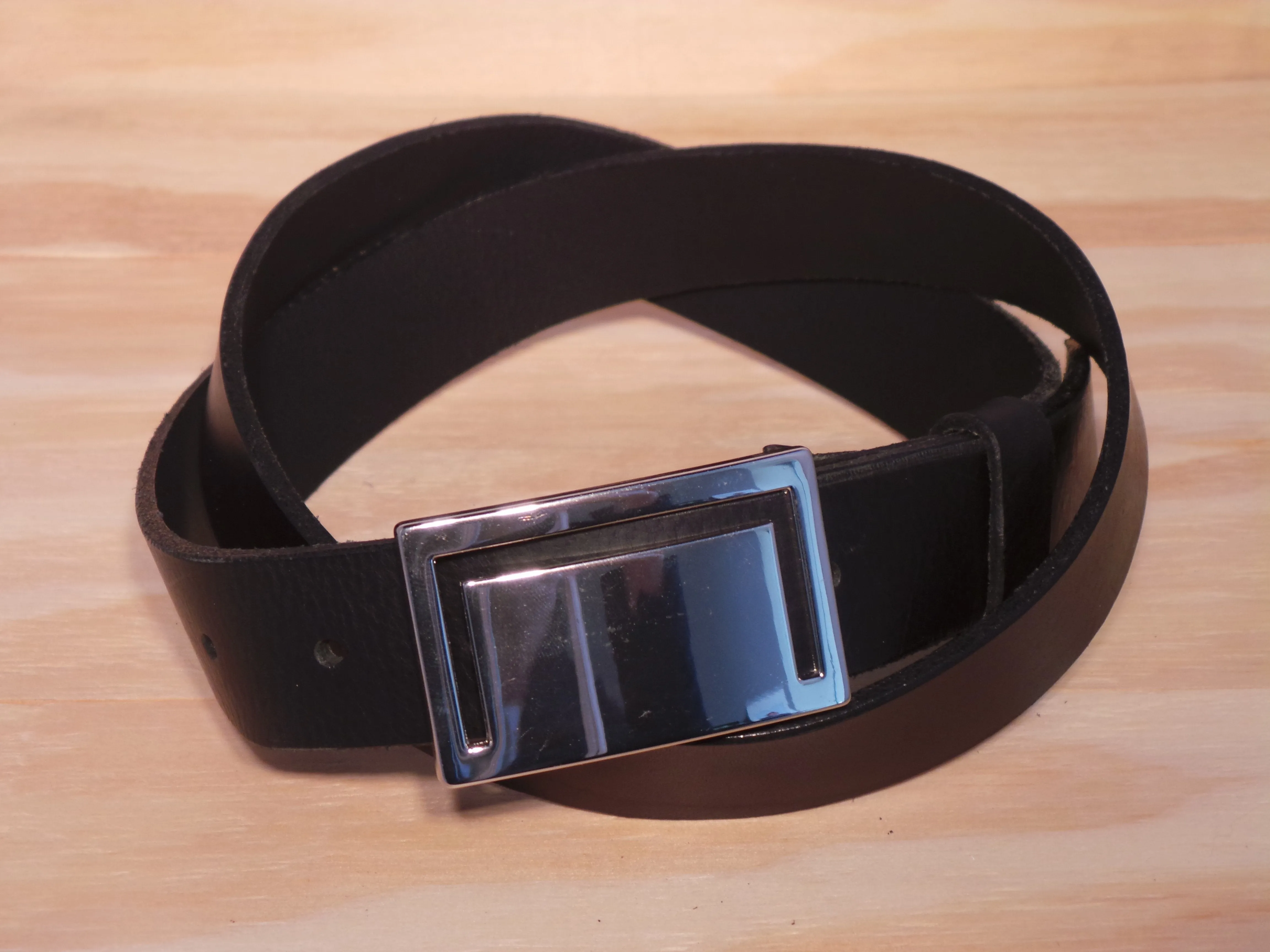 Polished Silver Cut Rectangle 1 3/8 Inch Leather Belt